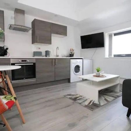 Luxury Redefined:Cardiff 1-Bed Apartment Exterior photo